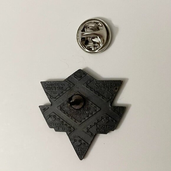 Lake Louise Skiing Lapel Hat Pin Canadian Rockies - Picture 4 of 7